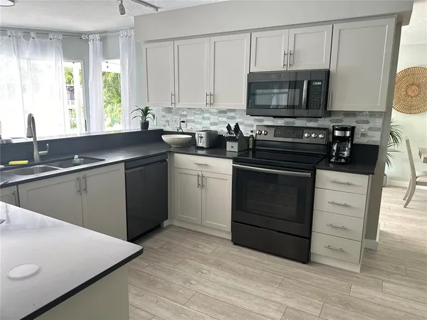 $9,500 | 1723 Stanford Lane, Sarasota, FL 34231