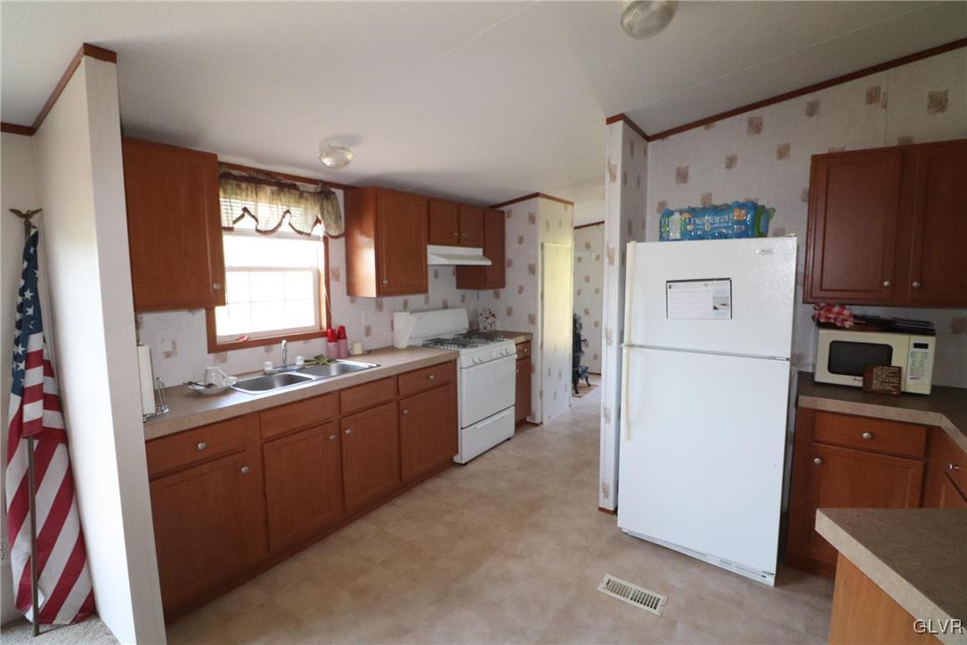 155 Hawk Farm Road Kunkletown, PA 18058 - Photo 10 of 34