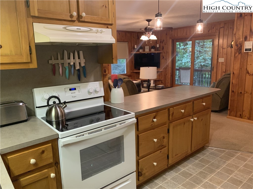 119 Hunters Trail Boone, NC 28607 - Photo 6 of 20 Gallery Image 6