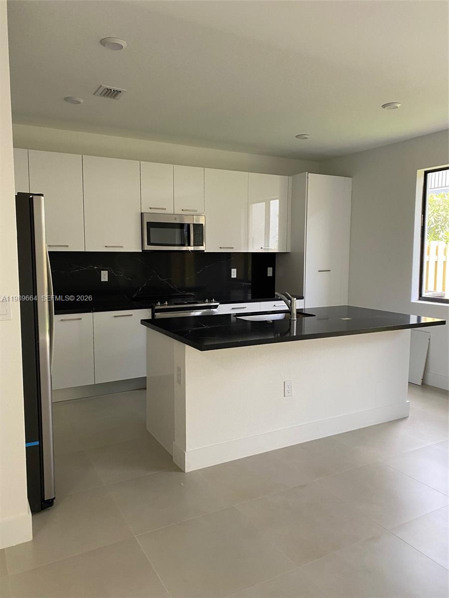 13633 Southwest 157th Place Miami, FL 33196 - Photo 6 of 14