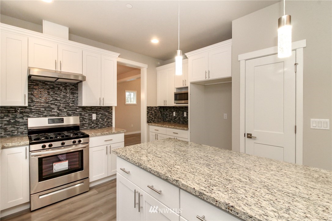 17106 113th Avenue Southeast Renton, WA 98055 - Photo 7 of 25 Gallery Image 7