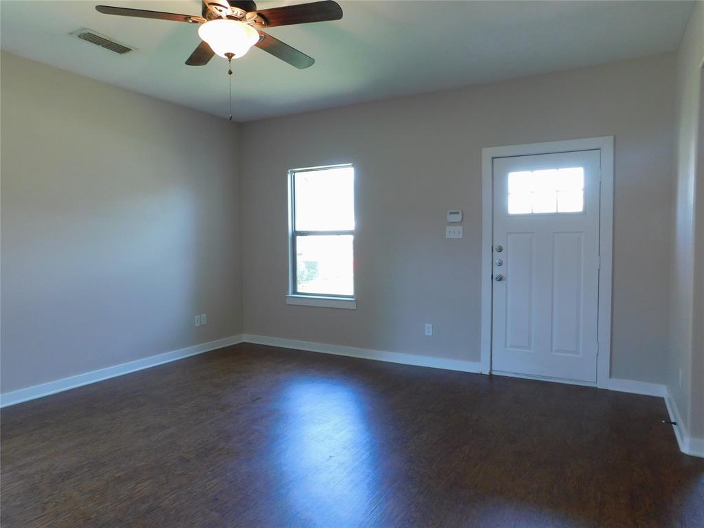 673 Copenhavr Street Pilot Point, TX 76258 - Photo 4 of 24