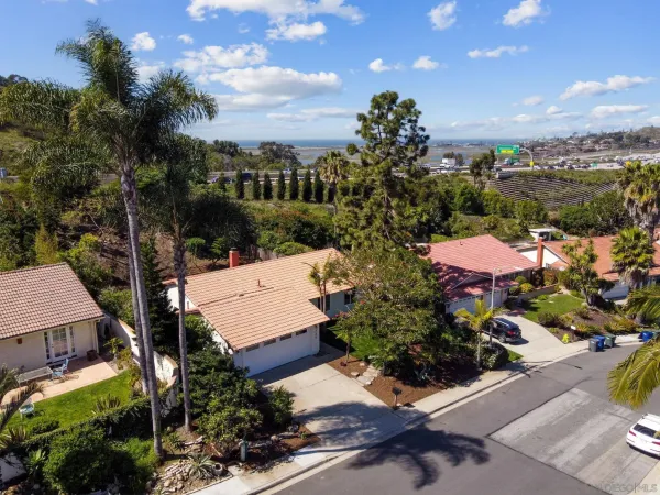 $1,997,000 | 725 Santa Florencia, Solana Beach, CA 92075