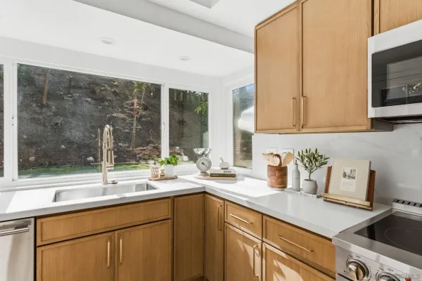 $1,997,000 | 725 Santa Florencia, Solana Beach, CA 92075