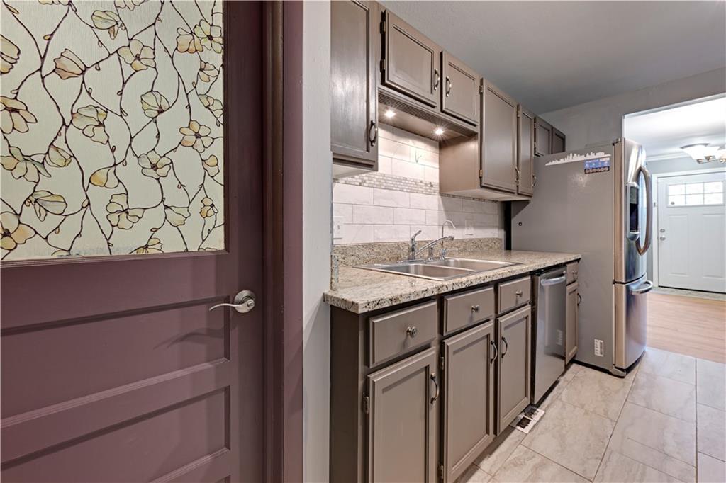 9715 Holmes Road Kansas City, MO 64131 - Photo 15 of 26