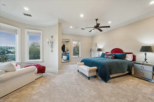 $930,000 | 5207 Calle Montilla Place, Houston, TX 77007