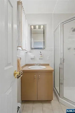 $5,500 | 1 Louis Street, Saddle Brook, NJ 07663