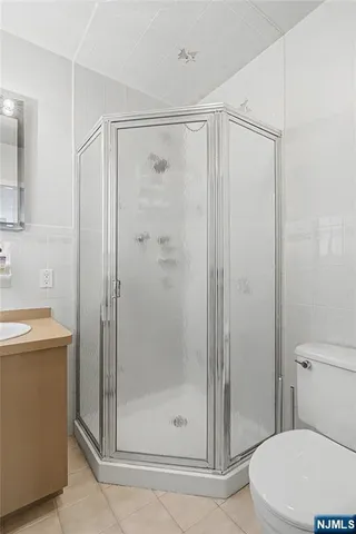 $5,500 | 1 Louis Street, Saddle Brook, NJ 07663