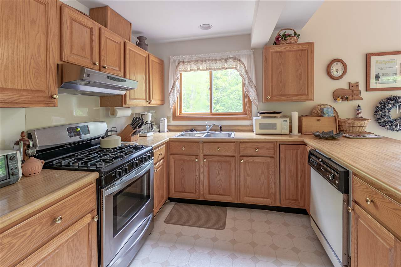 37 Beacon Hill Road Thornton, NH 03285 - Photo 4 of 39