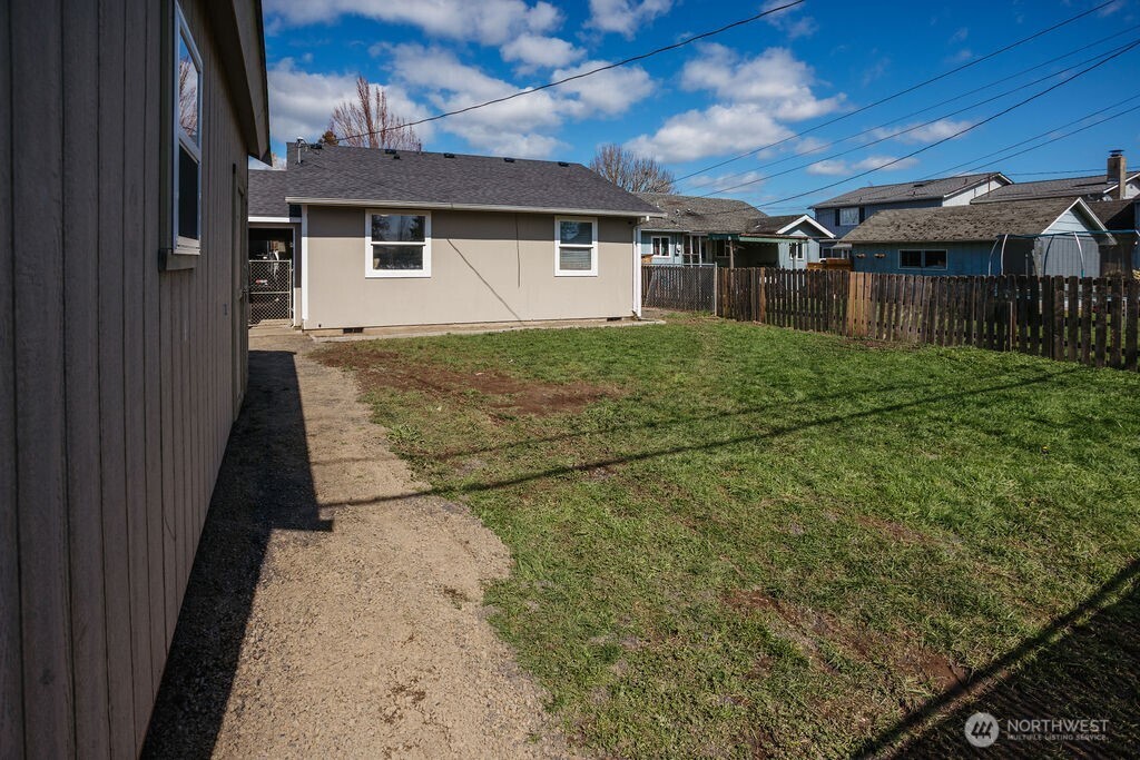 3025 Florida Street Longview, WA 98632 - Photo 16 of 18