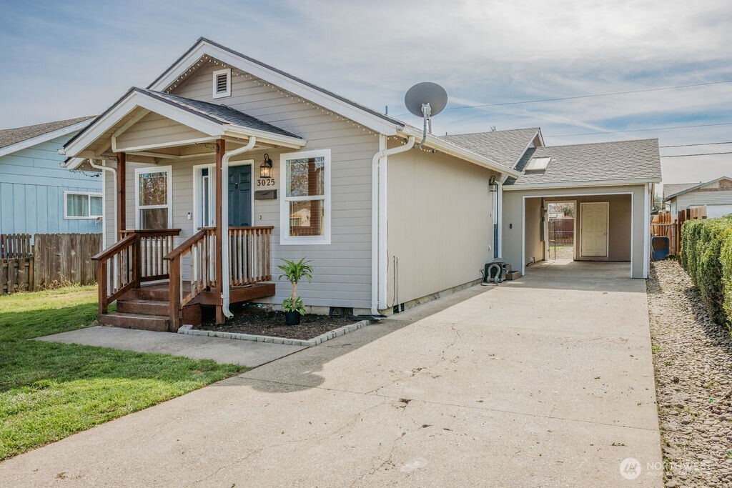 3025 Florida Street Longview, WA 98632 - Photo 2 of 18