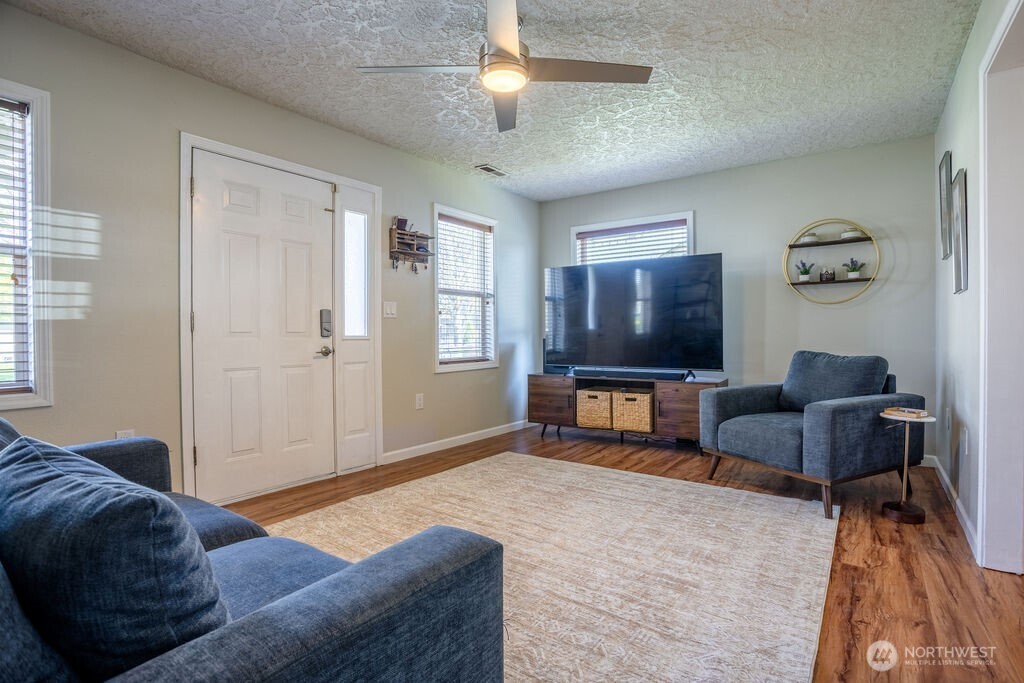 3025 Florida Street Longview, WA 98632 - Photo 4 of 18