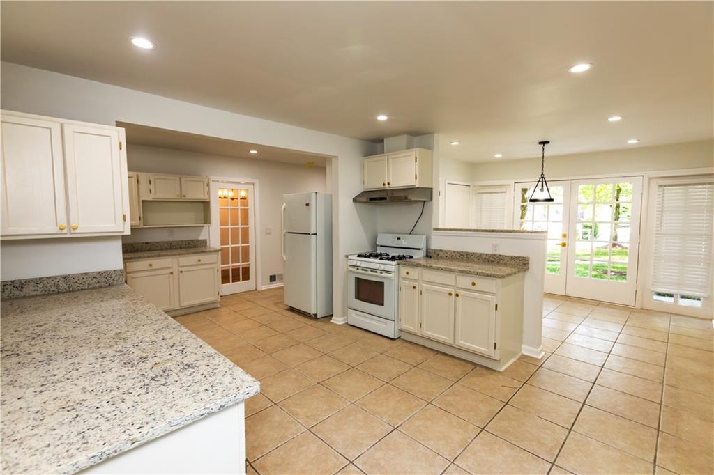 1392 Lively Ridge Road Northeast Atlanta, GA 30329 - Photo 29 of 41