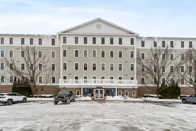 $479,900 | 10 Crowninshield Street, Unit 303, Peabody, MA 01960