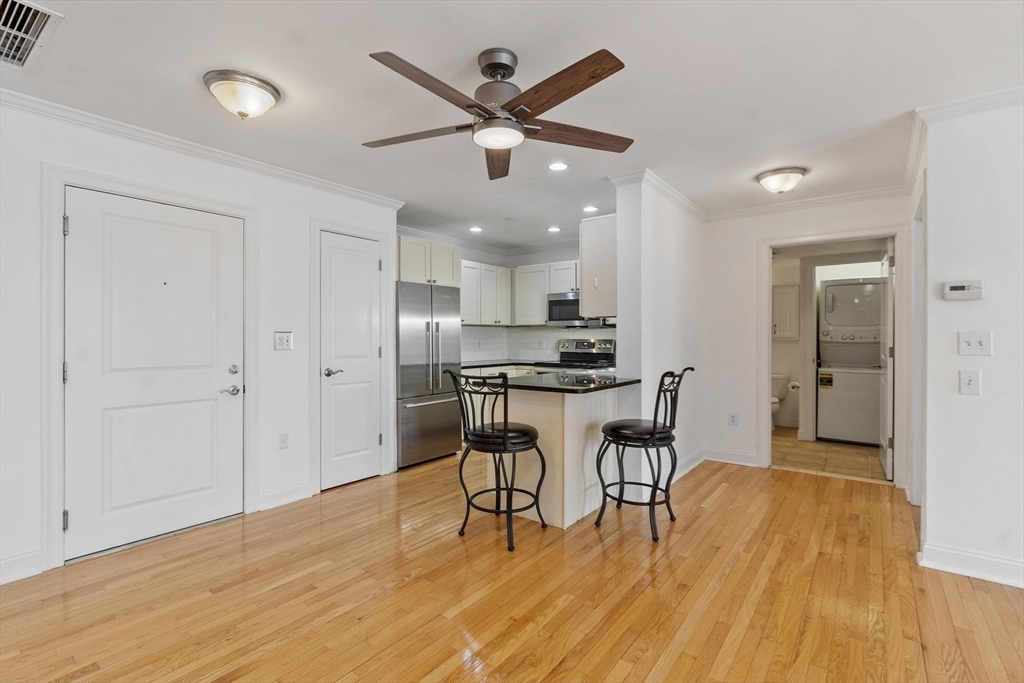 10 Crowninshield Street, Unit 303 Peabody, MA 01960 - Photo 11 of 32