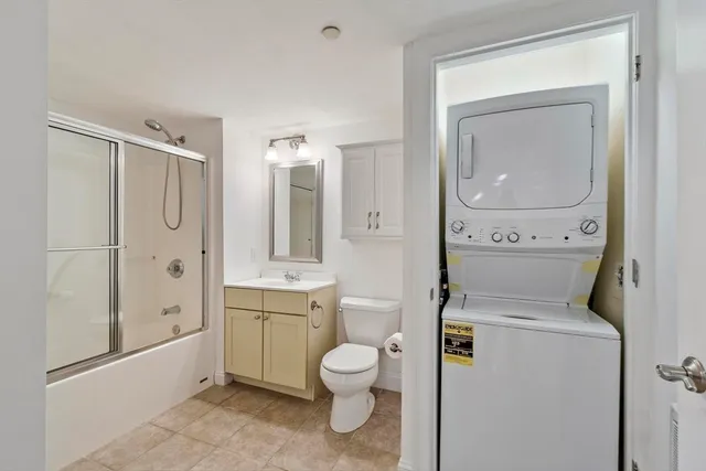 $479,900 | 10 Crowninshield Street, Unit 303, Peabody, MA 01960