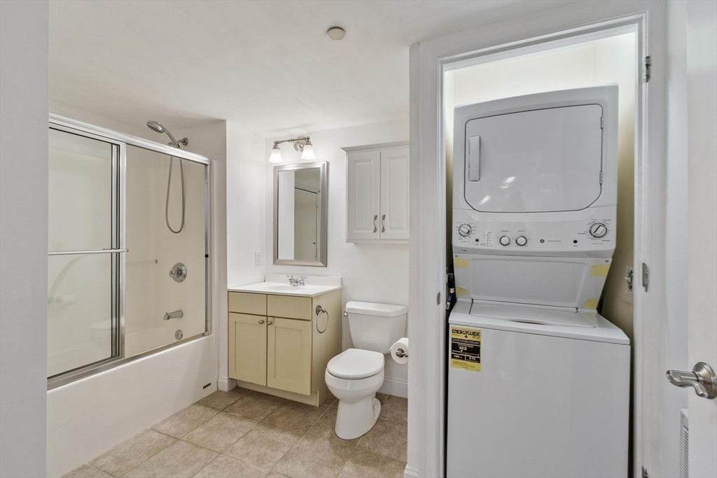 10 Crowninshield Street, Unit 303 Peabody, MA 01960 - Photo 24 of 32