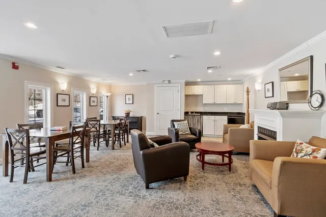 $479,900 | 10 Crowninshield Street, Unit 303, Peabody, MA 01960