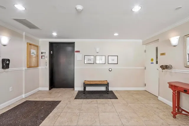 $479,900 | 10 Crowninshield Street, Unit 303, Peabody, MA 01960