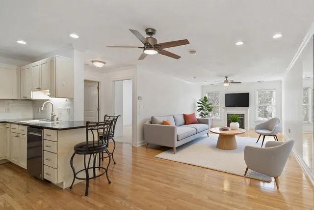 $479,900 | 10 Crowninshield Street, Unit 303, Peabody, MA 01960