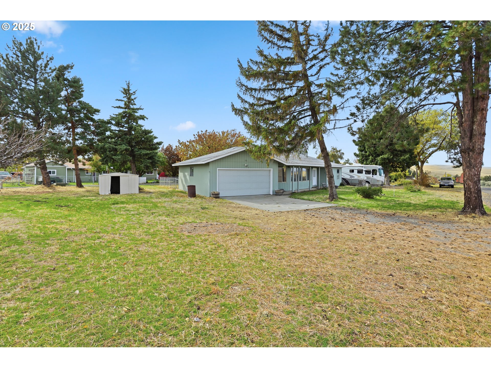 512 6th Street Wasco, OR 97065 - Photo 33 of 45 a house view with a garden space