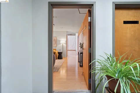 $525,000 | 530 East 8th Street, Unit 207, Oakland, CA 94606