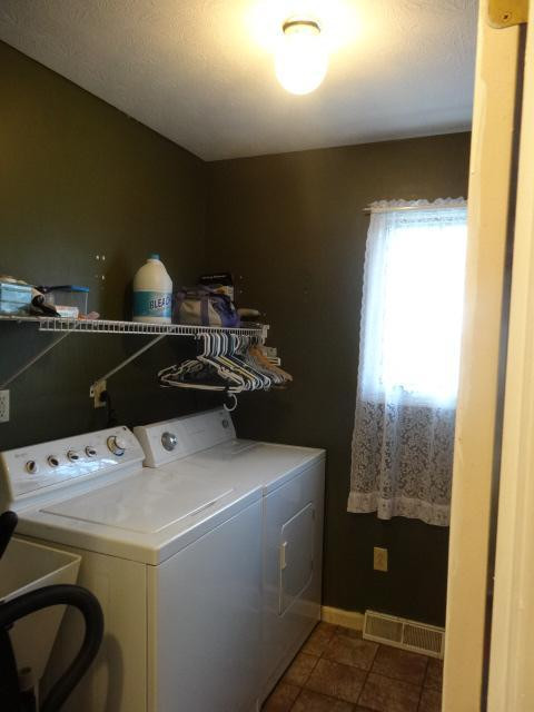 601 Walker Parke Road Richmond, KY 40475 - Photo 25 of 33 Laundry room is located on the main leve