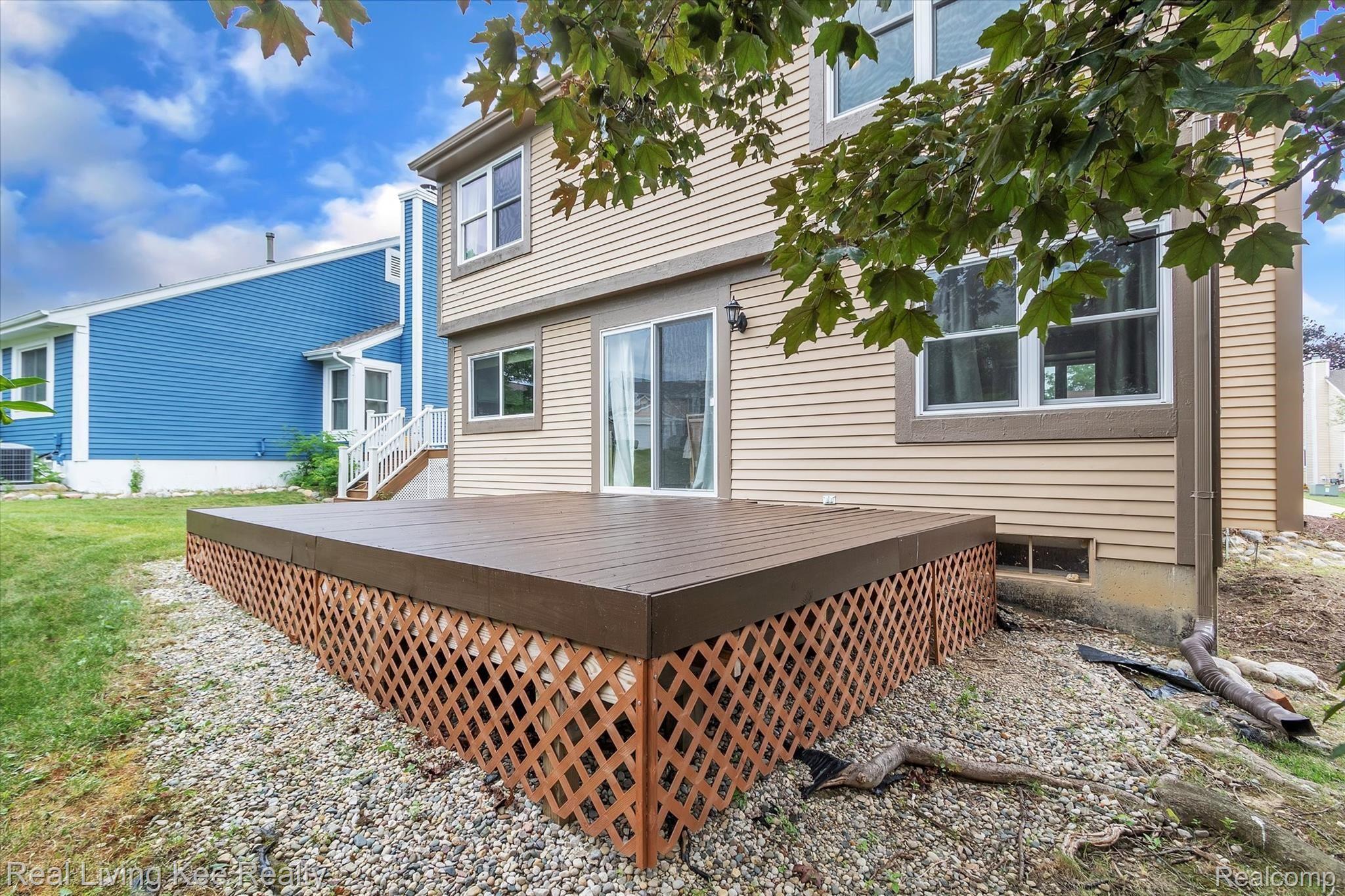 1609 Stonecrest Drive Rochester, MI 48307 - Photo 38 of 39 37-1609-Stonecrest-Dr-Windowstill-Real-Estate-Photography-37.jpg