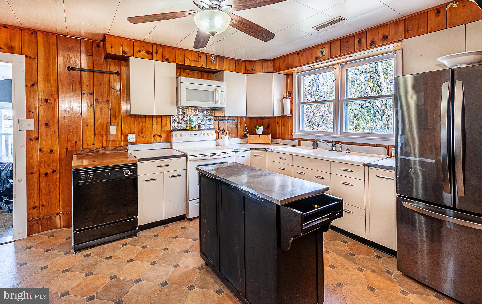433 Radix Road Williamstown, NJ 08094 - Photo 6 of 32 Kitchen