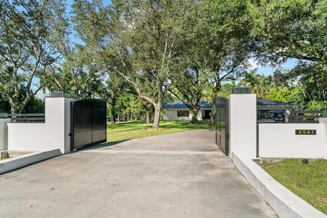 $3,750,000 | 6541 Melaleuca Road, Southwest Ranches, FL 33330
