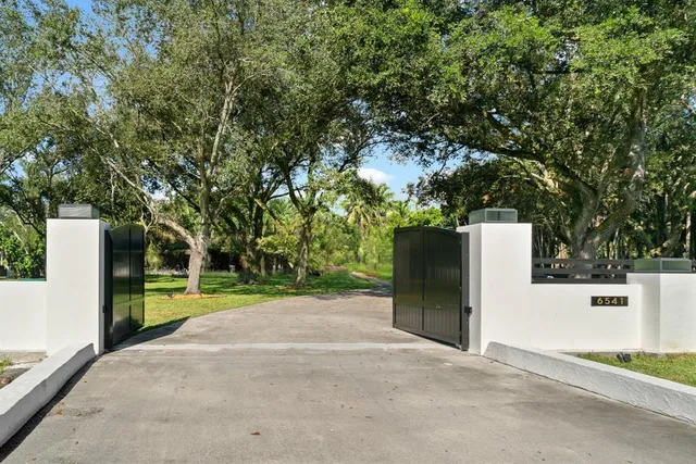 $3,750,000 | 6541 Melaleuca Road, Southwest Ranches, FL 33330