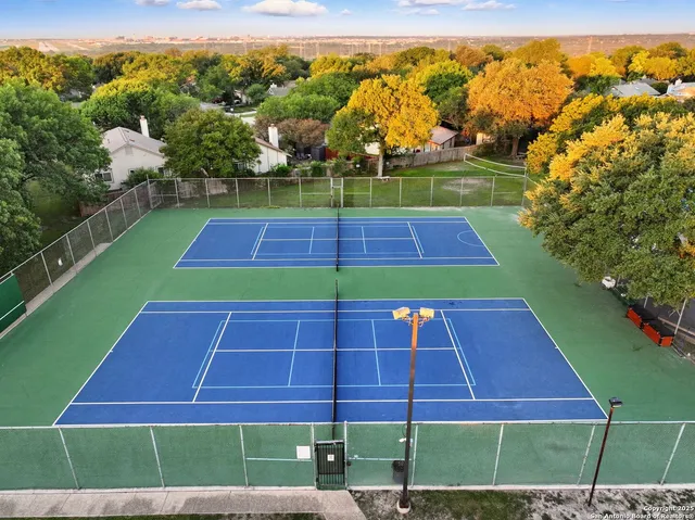 a view of a tennis court