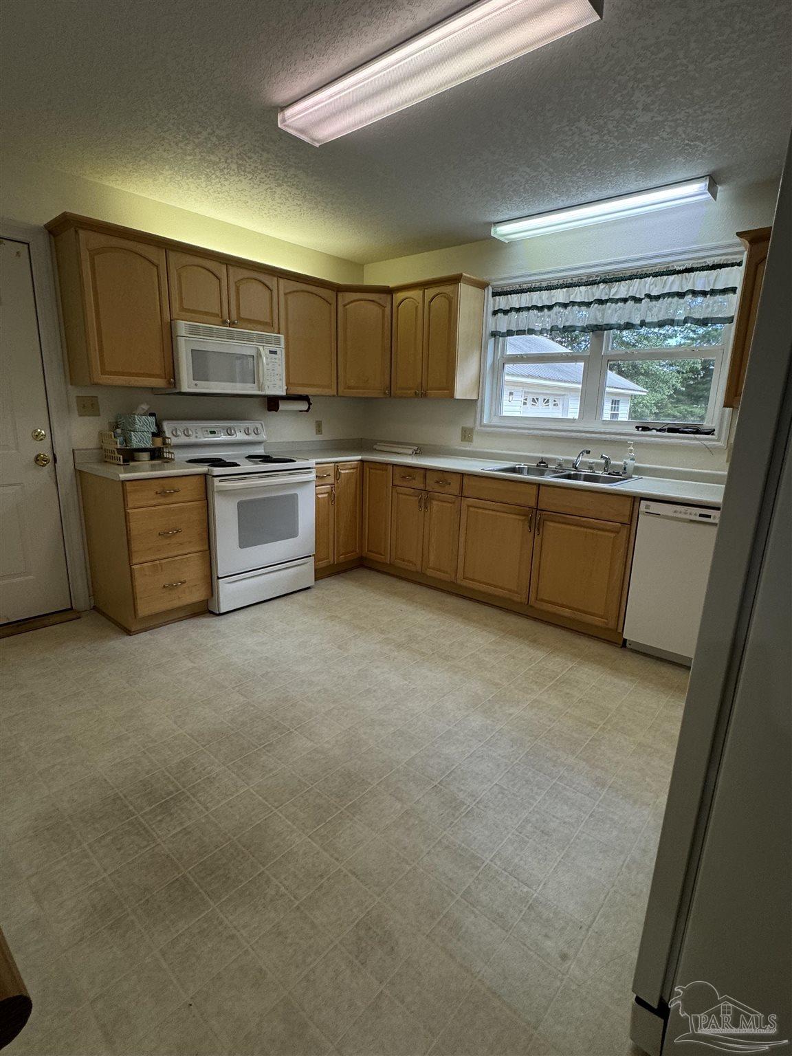 7830 Kelly Field Road Century, FL 32535 - Photo 4 of 28 Gallery Image 4