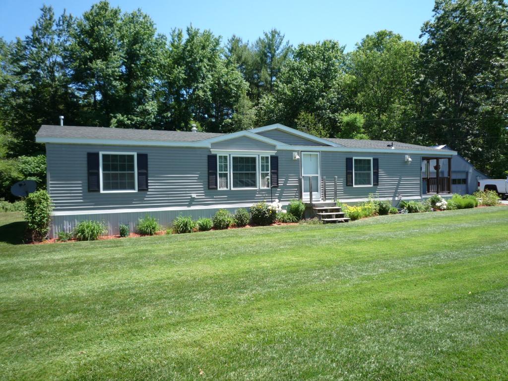 4 Pond Road Raymond, NH 03077 - Photo 1 of 21