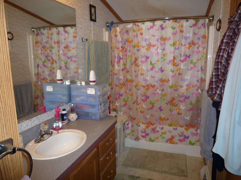 4 Pond Road Raymond, NH 03077 - Photo 9 of 21