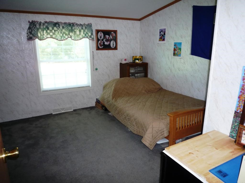 4 Pond Road Raymond, NH 03077 - Photo 10 of 21