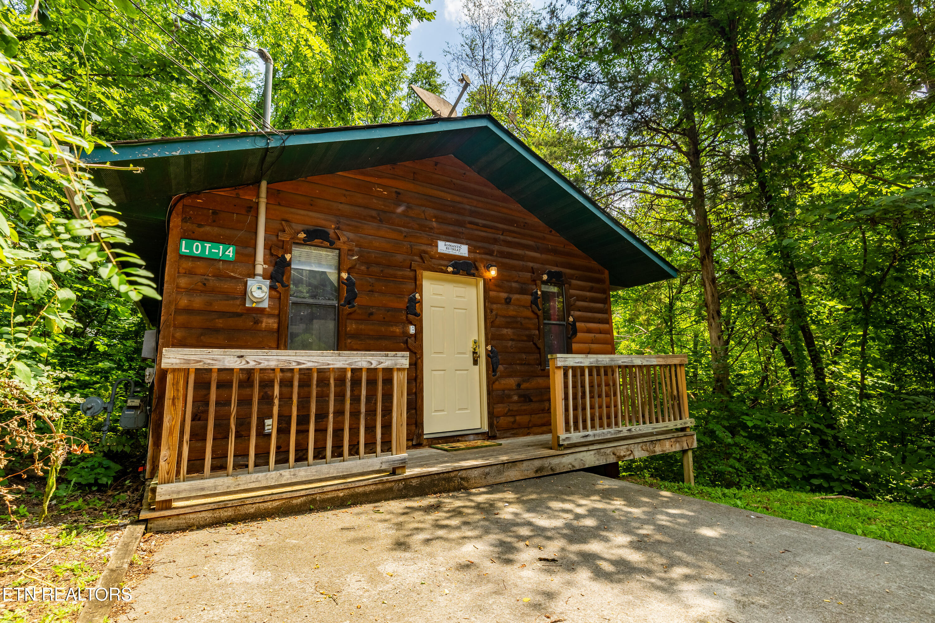2036 Ridge Road, Unit 14 Pigeon Forge, TN 37863 - Photo 4 of 27 .
