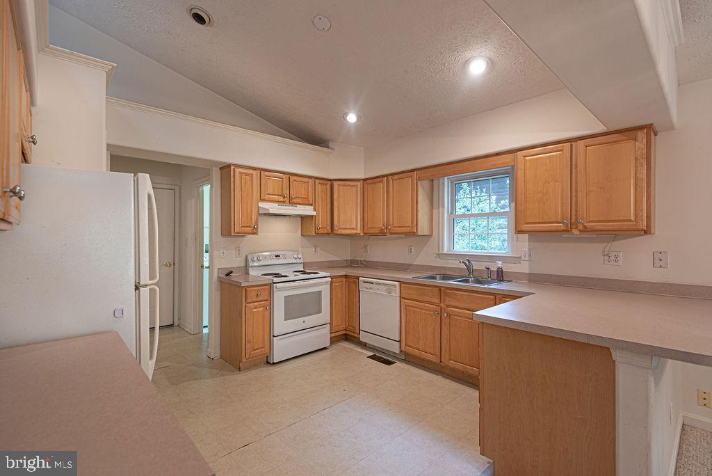 137 Windjammer Road Ocean Pines, MD 21811 - Photo 8 of 39