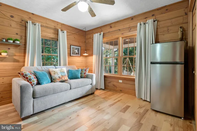 a view of a storage & utility room