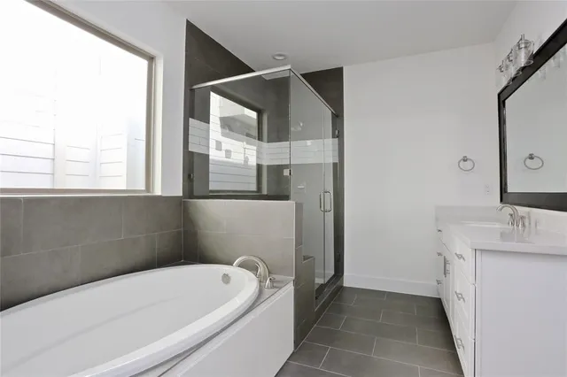 $3,595 | 513 West Bell Street, Houston, TX 77019