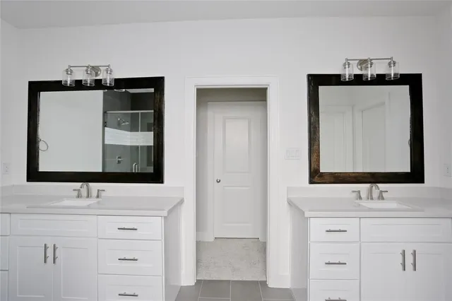 $3,595 | 513 West Bell Street, Houston, TX 77019