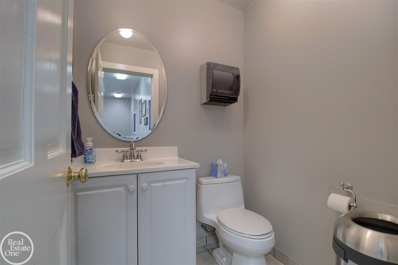 311 Townsend Road Leonard, MI 48367 - Photo 86 of 91 31381776-86.JPG