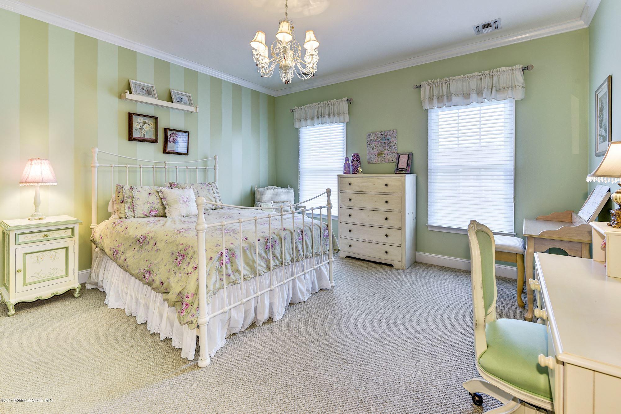 11 Rockingham Court Manalapan, NJ 07726 - Photo 17 of 36 039_11_Rockingham_Ct_193873_237695