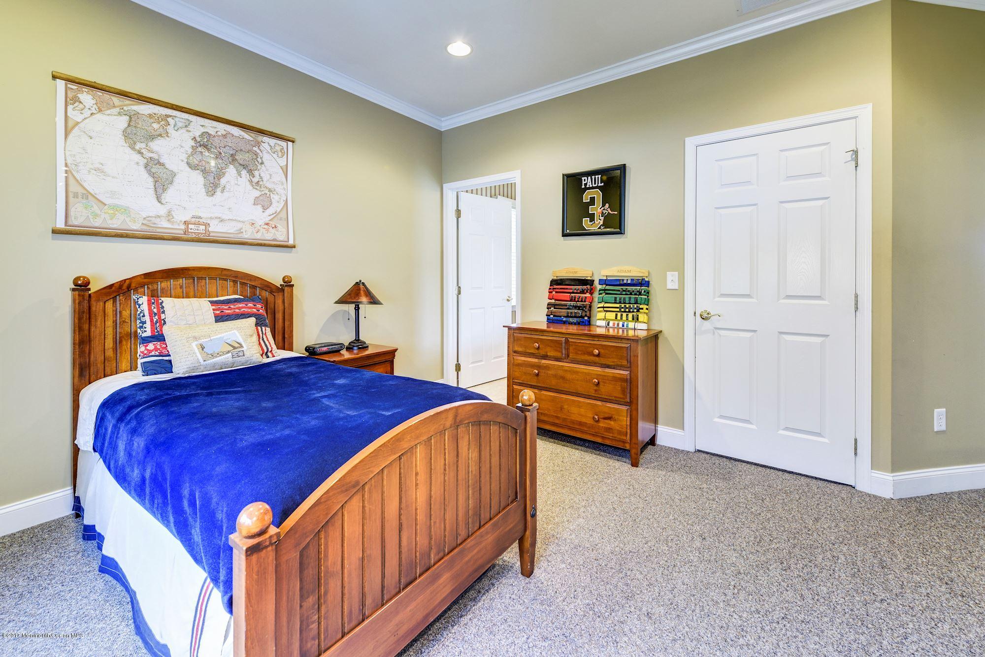 11 Rockingham Court Manalapan, NJ 07726 - Photo 18 of 36 043_11_Rockingham_Ct_193873_237695