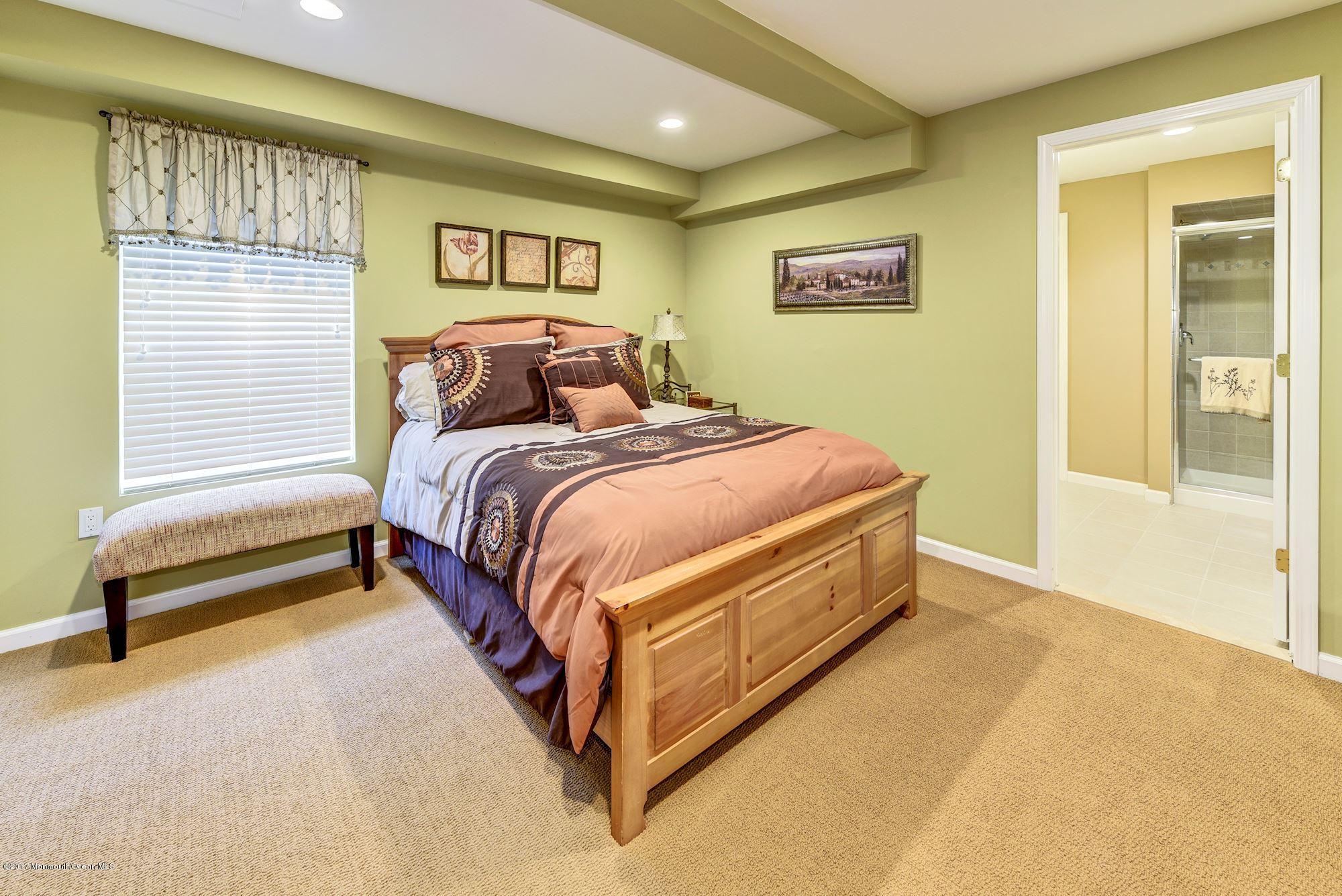 11 Rockingham Court Manalapan, NJ 07726 - Photo 23 of 36 052_11_Rockingham_Ct_193873_237695
