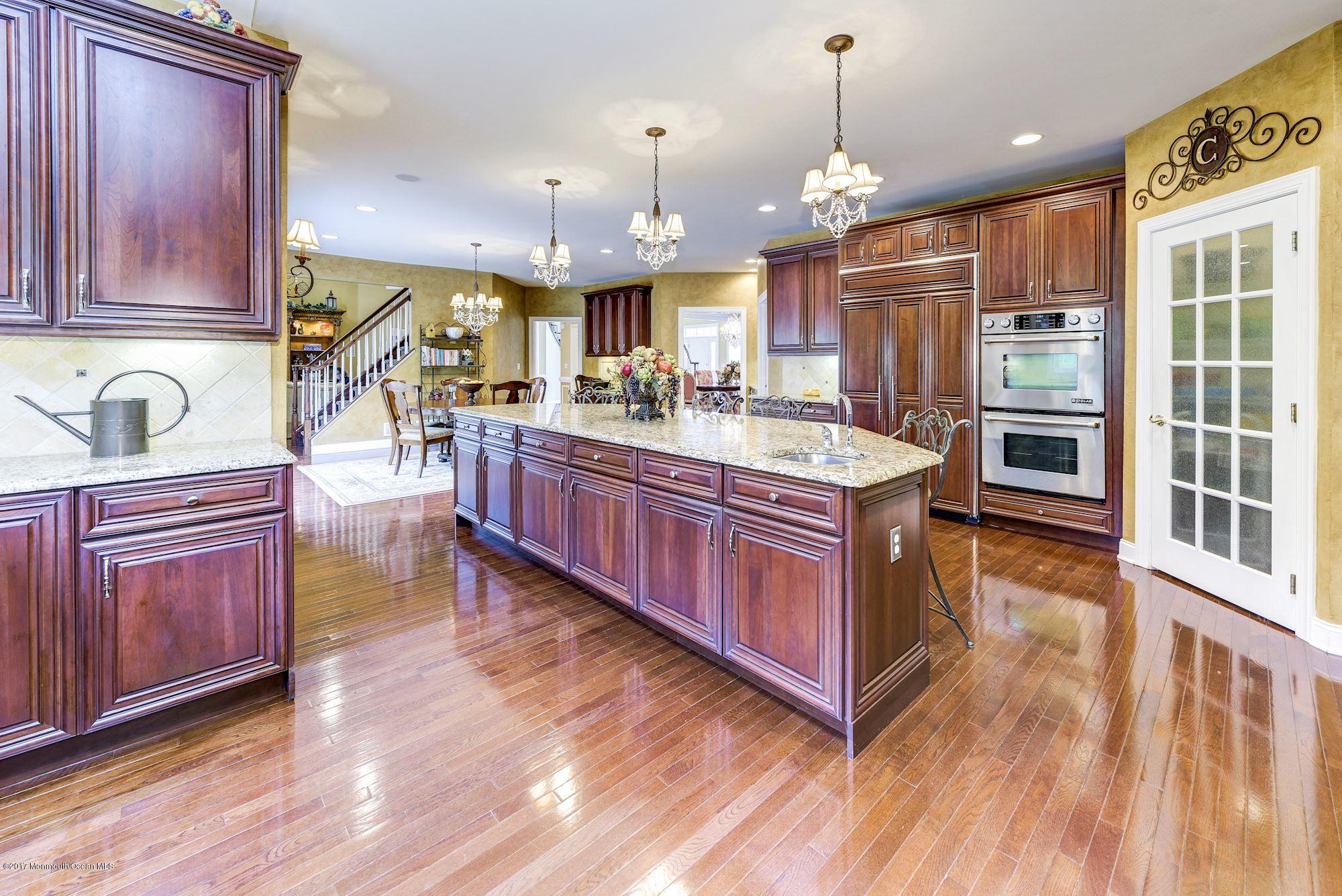 11 Rockingham Court Manalapan, NJ 07726 - Photo 8 of 36 025_11_Rockingham_Ct_193873_237695
