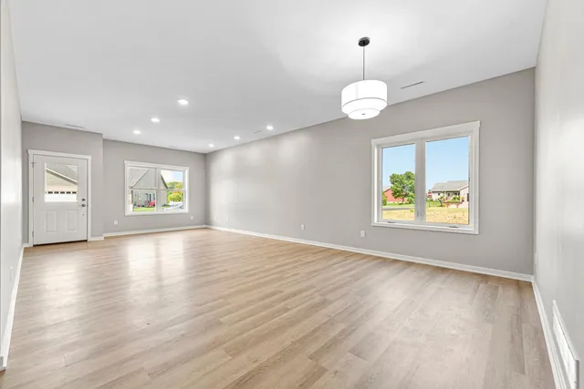 $299,900 | 605 Northwood Place, Janesville, MN 56048