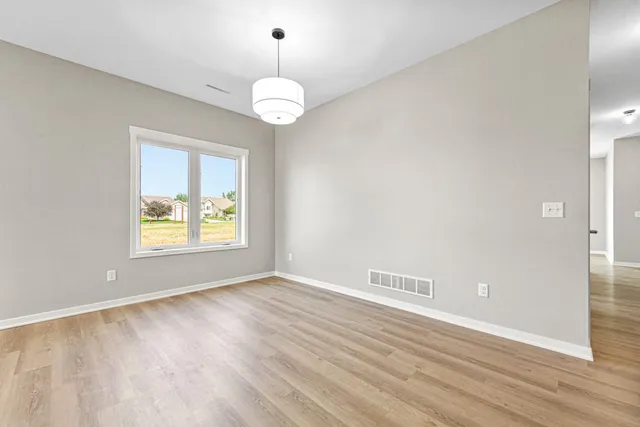 $299,900 | 605 Northwood Place, Janesville, MN 56048