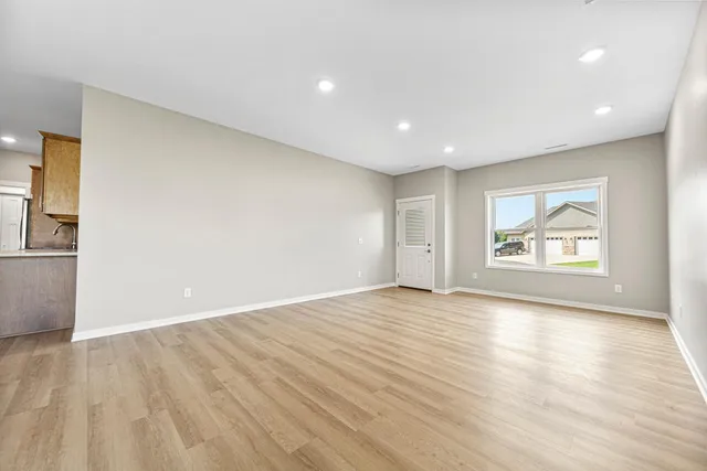 $299,900 | 605 Northwood Place, Janesville, MN 56048