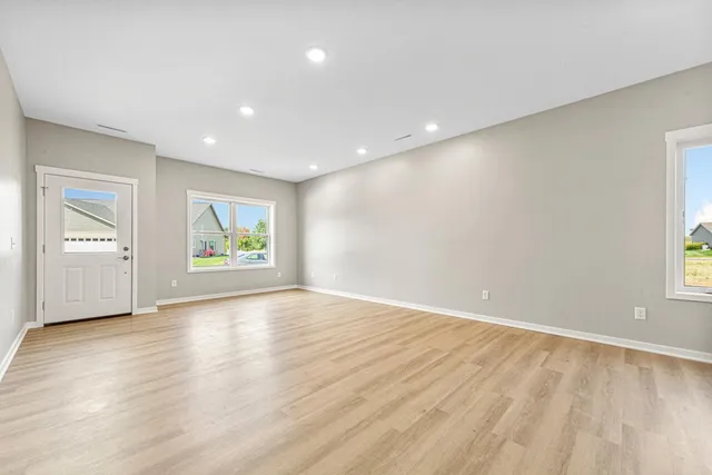 $299,900 | 605 Northwood Place, Janesville, MN 56048